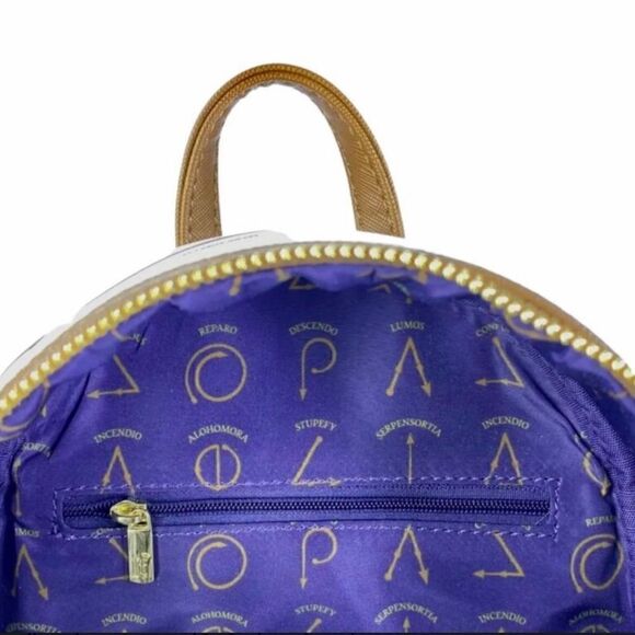 🪄🪄 Loungefly Harry Potter Ollivanders
Wands Mini Backpack - Picture 5 of 7